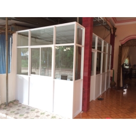 Cầu thang kính cường lực đồng xoài