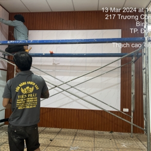 Sửa chữa nhà Đồng Xoài - lợp trần nhựa, ốp tường