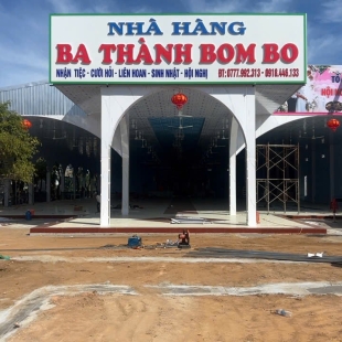 Công trình nhà hàng tiệc cưới bom bo,trần thả nhựa,ốp pvc giả đá
