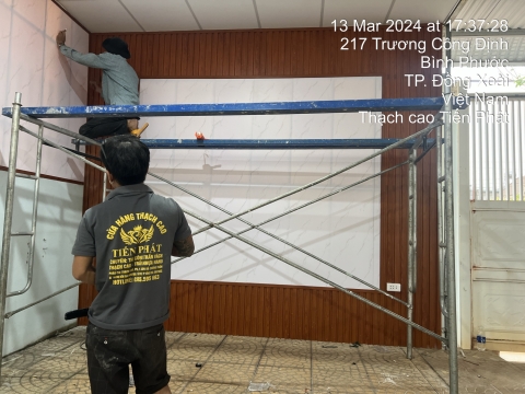 Sửa chữa nhà Đồng Xoài - lợp trần nhựa, ốp tường