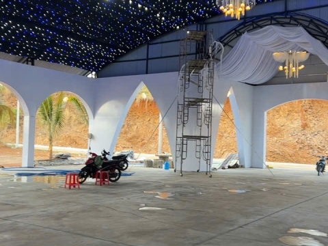 Nhà hàng tiệc cưới bom bo,minh hưng ốp nhựa nano, Bình Phước