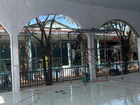 Công trình nhà hàng tiệc cưới bom bo,trần thả nhựa,ốp pvc giả đá