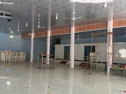 Công trình nhà hàng tiệc cưới bom bo,trần thả nhựa,ốp pvc giả đá