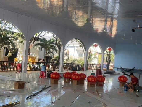 Công trình nhà hàng tiệc cưới bom bo,trần thả nhựa,ốp pvc giả đá