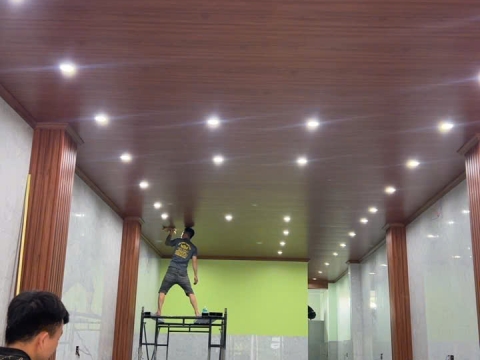 Thi công tại Bù Nho trần nhựa nano,cột lam sóng