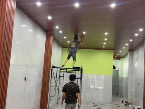 Thi công tại Bù Nho trần nhựa nano,cột lam sóng