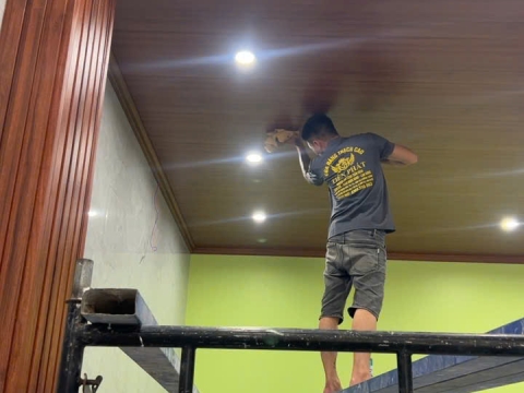 Thi công tại Bù Nho trần nhựa nano,cột lam sóng