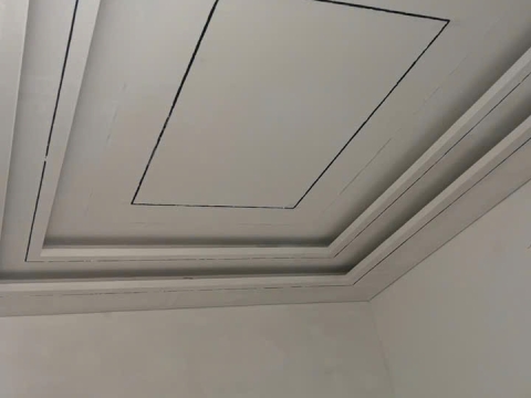 Công trình Phước Bình thi công trần thạch cao kết hợp nẹp rãnh đen,led nhôm định hình