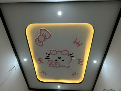 Trần thạch cao phòng ngủ và trần phòng khách bằng tấm ốp nano ở Bù Nho