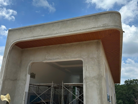 Thi Công Trần Nhựa Ngoài Trời Giá Rẻ Đồng Nai – Dự Án Thực Tế Tại Thạch Cao Tiến Phát