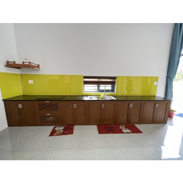 Kính ốp bếp đồng xoài